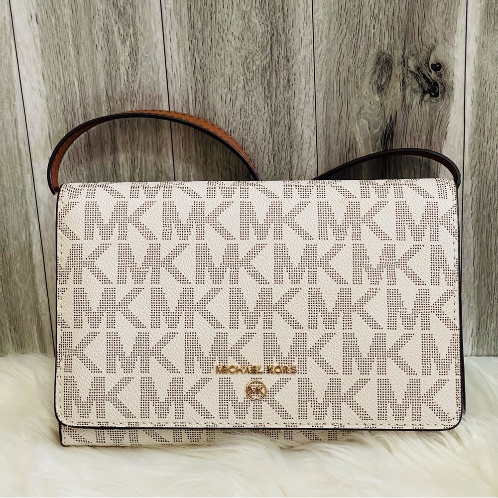 Michael Kors Jet Set Small Logo Smartphone Convertible Crossbody Bag